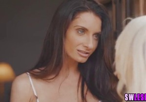 Swift lesbian seduction and twisted fucking in HQ