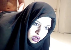 Scared-looking Hijab mommy gets fucked deep
