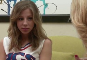 Incredible oral scene with two blond-haired beauties